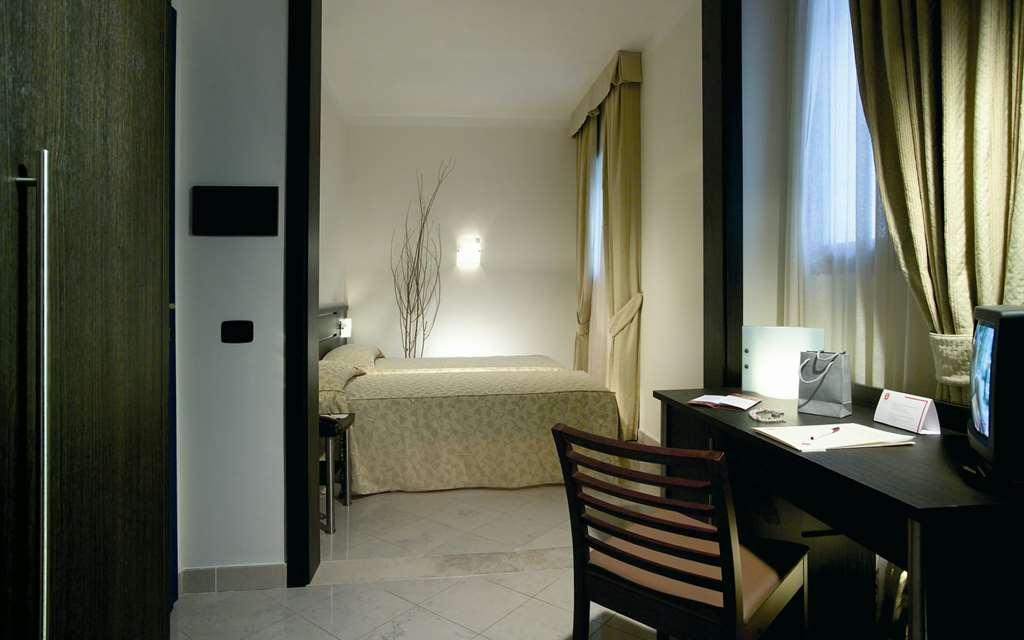 The Church Village Roma Rom bilde